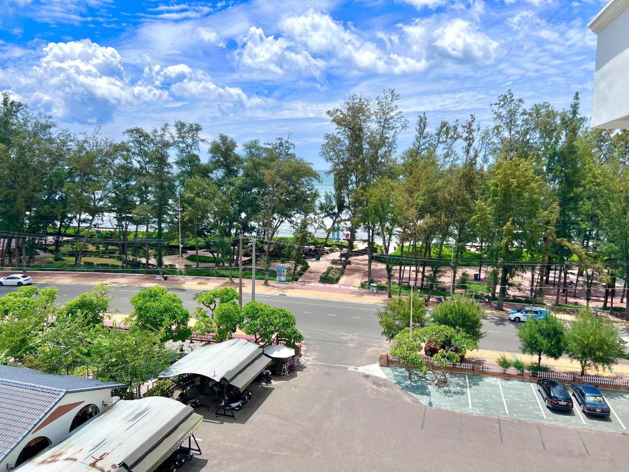 Hotel Khach San Binh Minh Phan Thiết Esterno foto