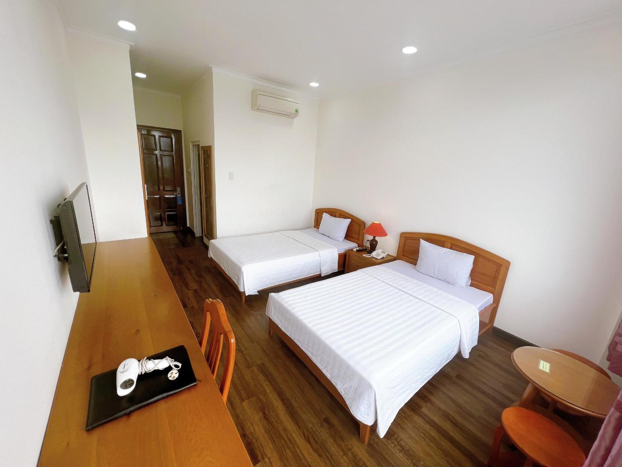 Hotel Khach San Binh Minh Phan Thiết Esterno foto