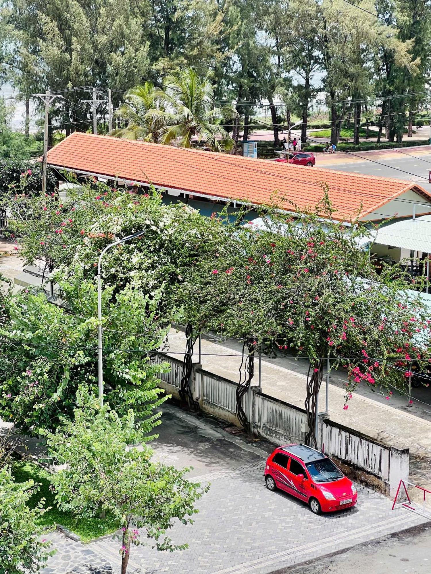 Hotel Khach San Binh Minh Phan Thiết Esterno foto