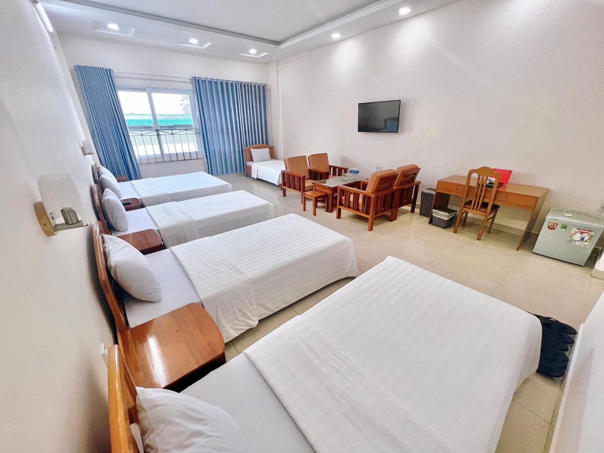 Hotel Khach San Binh Minh Phan Thiết Esterno foto