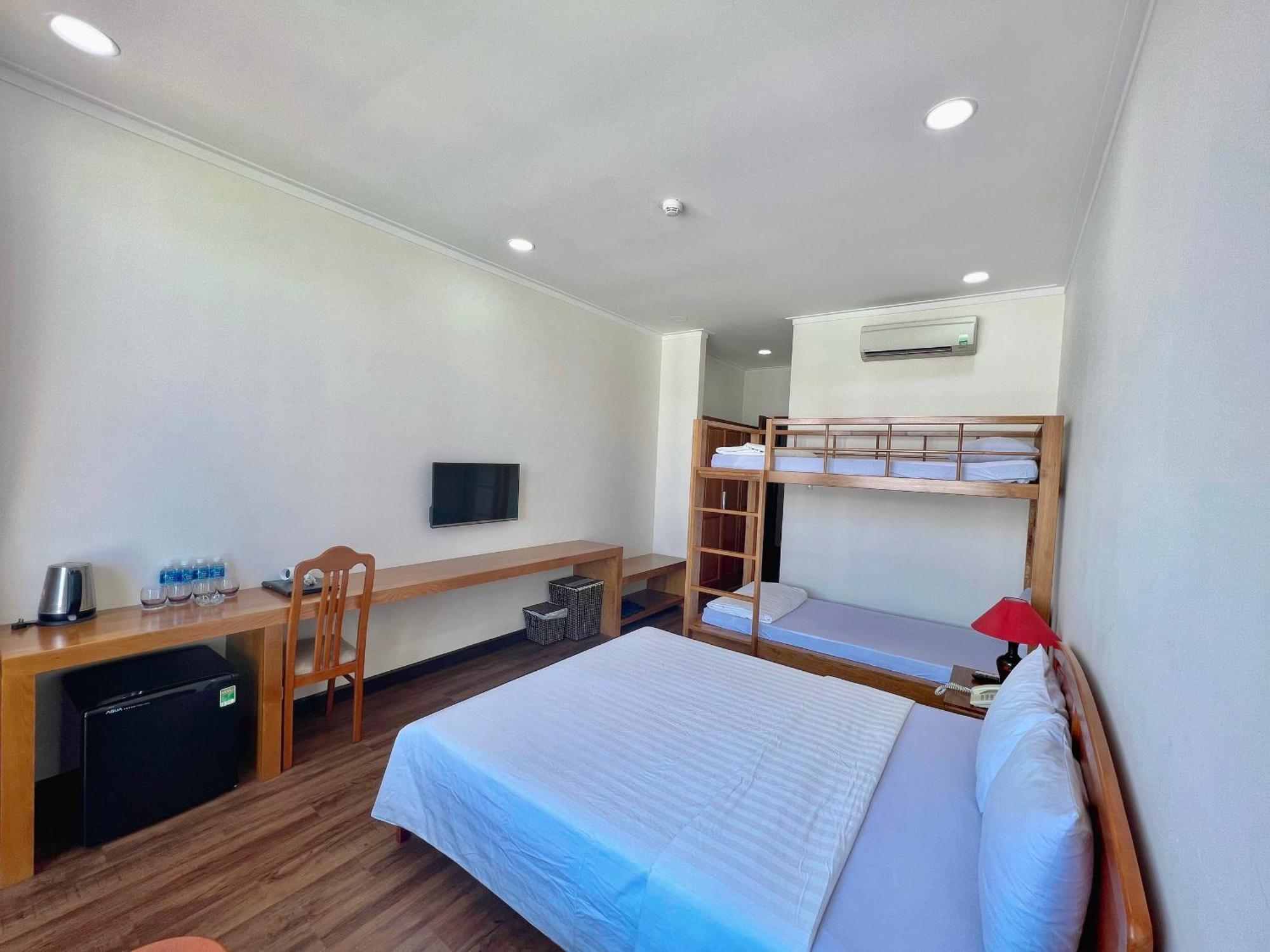 Hotel Khach San Binh Minh Phan Thiết Esterno foto