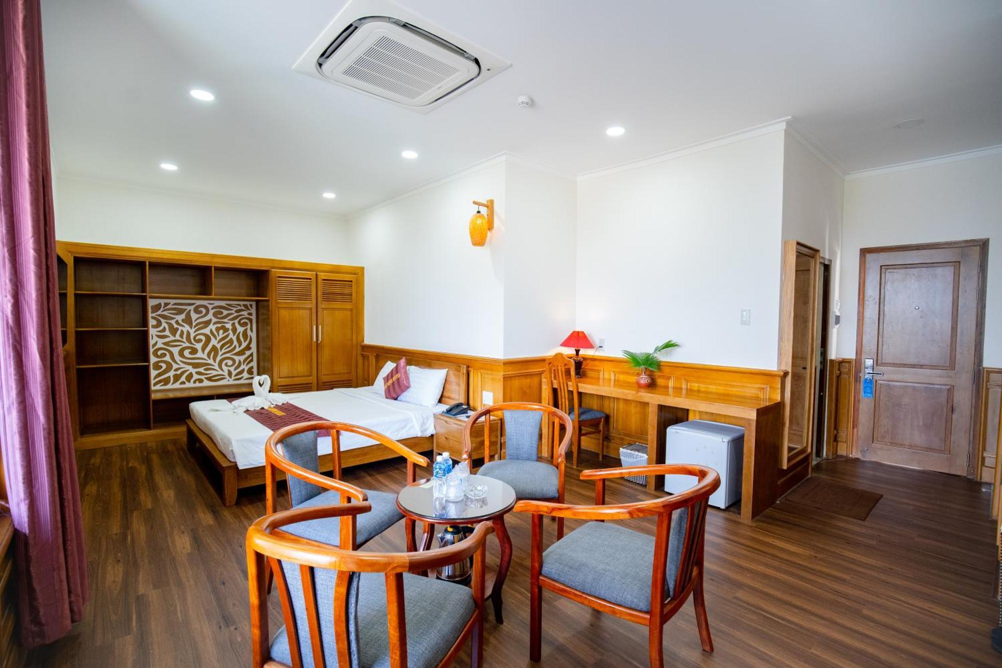 Hotel Khach San Binh Minh Phan Thiết Esterno foto
