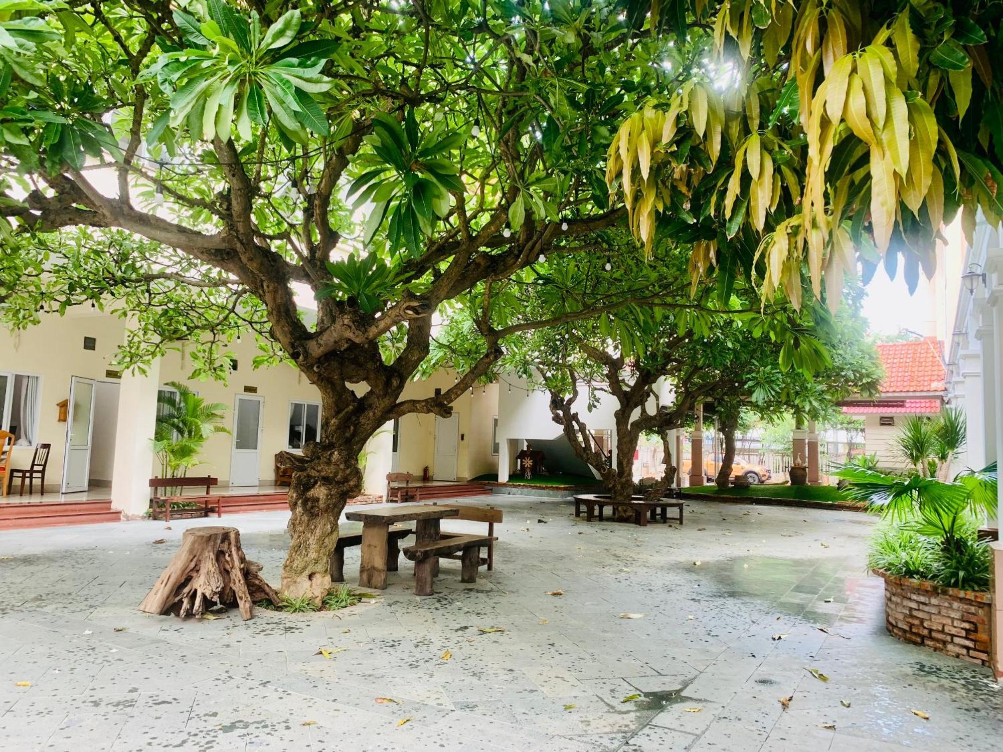Hotel Khach San Binh Minh Phan Thiết Esterno foto