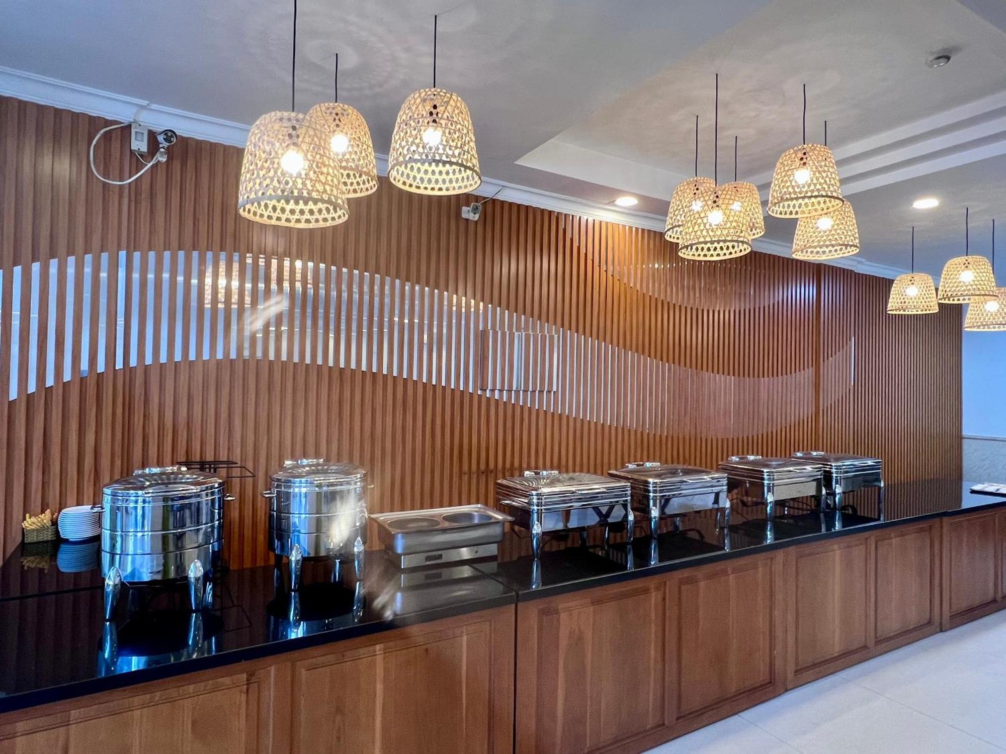 Hotel Khach San Binh Minh Phan Thiết Esterno foto