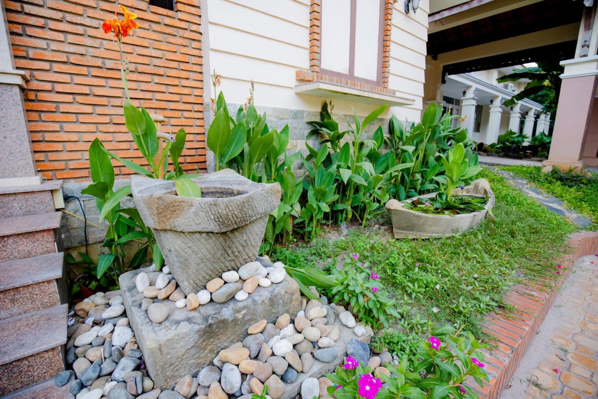 Hotel Khach San Binh Minh Phan Thiết Esterno foto