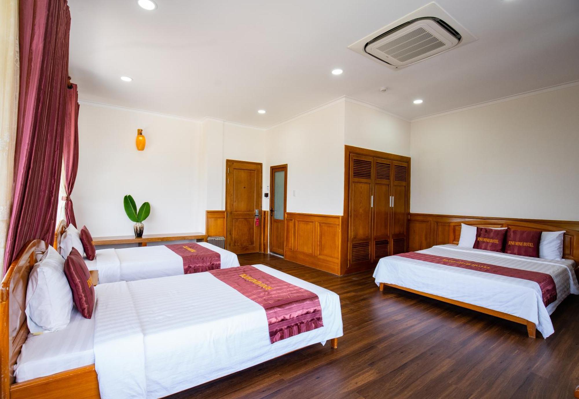 Hotel Khach San Binh Minh Phan Thiết Esterno foto