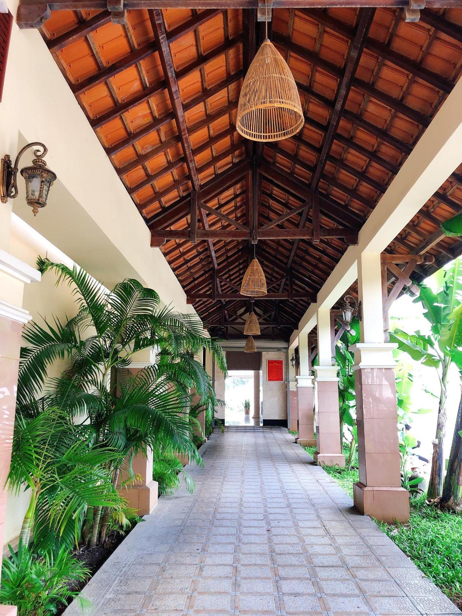 Hotel Khach San Binh Minh Phan Thiết Esterno foto