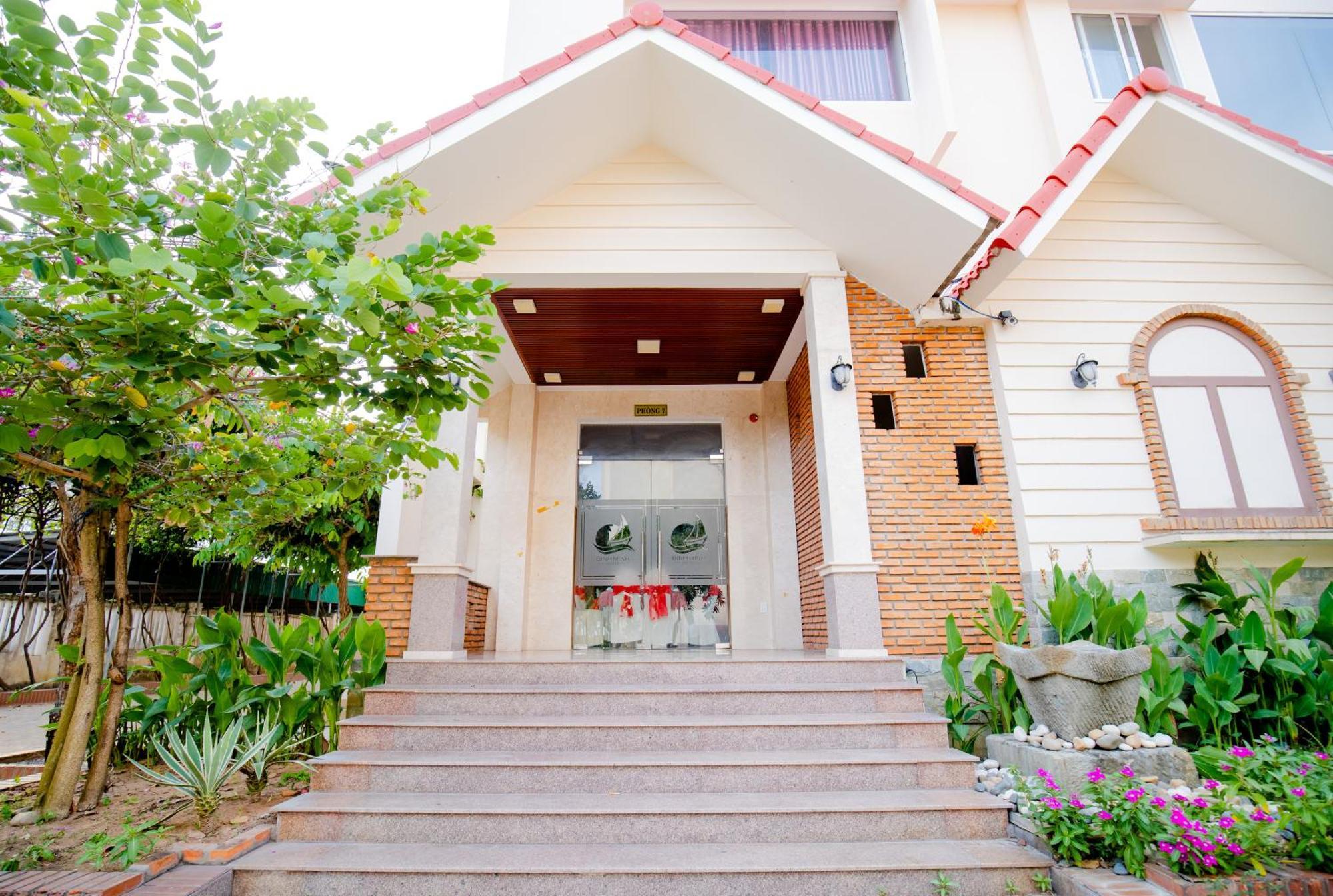 Hotel Khach San Binh Minh Phan Thiết Esterno foto